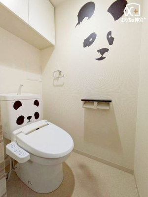 �g�C�� �`Toilet�`�������̂���g�C���ł��B�������E�H�V�����b�g�@�\�t�����킢���p���_�̕ǎ��ł��B