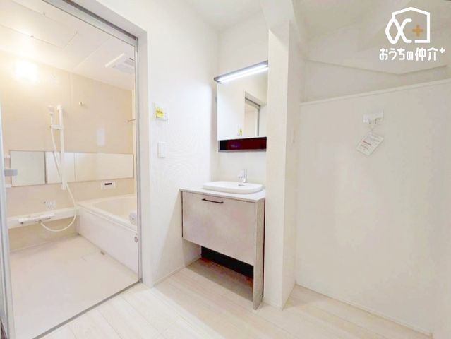 ���ʑ�E���ʏ� �`Wash room�`�傫�Ȑ��ʁ@�Ƒ��݂�Ȃ������g�����ʎ��B�Z�������ɂ͎g���₷�����ʂŁA�X�e�L�Ȉ���̃X�^�[�g������܂��傤�B