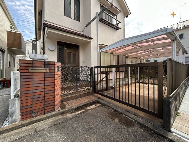 ���� ����t���̌��ւƃJ�[�|�[�g�̗l�q�ł�