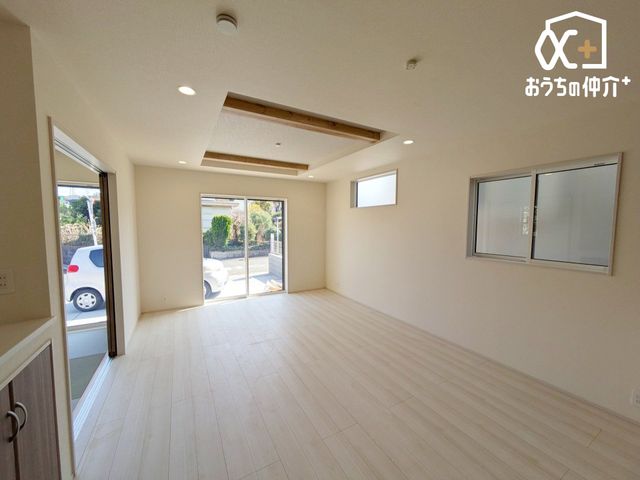 ���r���O -