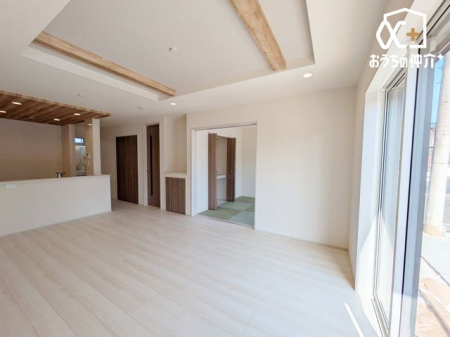 ���r���O -