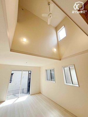 ���r���O ���������ɂ̓V�[�����O�t�@�������Ă��莺���̋�C���z������̂ɖ𗧂��܂��B