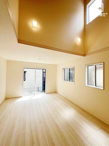 ���r���O �Ƒ��c���̎����߂����k�c�j�̗l�q�B�Ƒ������R�ƏW�܂肽���Ȃ�悤�ȁA�������Ƃ��낰���Ԃł��B���邢�z�˂����������ޖ����̋�ԁB