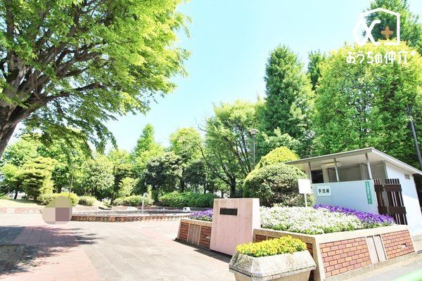 ���ӊ� �k��6���B�y�s���a�c�x�����z�΂Ɉ͂܂�Â����ۂa�c�x�r�B�召2�̒���������A�s���ł͒������쒹�̐��ݏ��ƂȂ��Ă��܂��B 480m