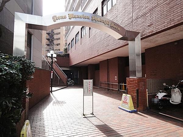 �G���g�����X �Ǘ����s���͂����������̂���G���g�����X�̗l�q�ł��B