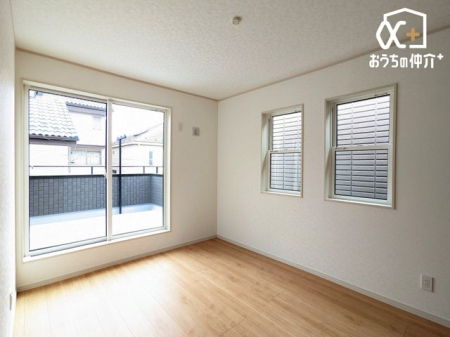 �q������ �q�������ɃI�X�X���ȗm���̗l�q�ł��B�o���R�j�[�ɖʂ��Ă��邽�ߊ��C�����₷���B���邳���\���Ȃ������ł��B