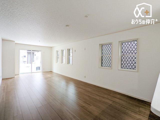 ���r���O �傫�ȑ����炽���Ղ�z�����������ޖ��邢���r���O�B�Ƒ��c���⃊���b�N�X�^�C���ɍœK�ȊJ�������ӂ���Ԃł��B