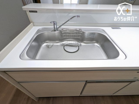 �L�b�`�� �������̂���s�J�s�J�̃X�e�����X�V���N�͍L���č�Ƃ��₷�����B�V���v���Ȑ������D��ۂŁA�����̐􂢕������K�ɂȂ肻���B���|���ȒP�����ŁA�Ǝ��̌������オ��A�L�b�`���ɗ����Ԃ����S�n�悭�Ȃ�܂��ˁB