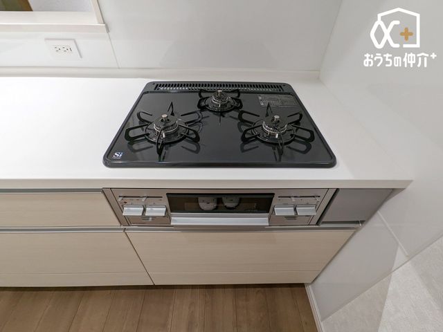 �L�b�`�� �����ɒ������ł��Ă��������͂��ǂ�3���R�����̃L�b�`���ł��B�������͖����̂��ƂȂ̂Ō����ǂ����������ł���̂͊������ł��ˁB