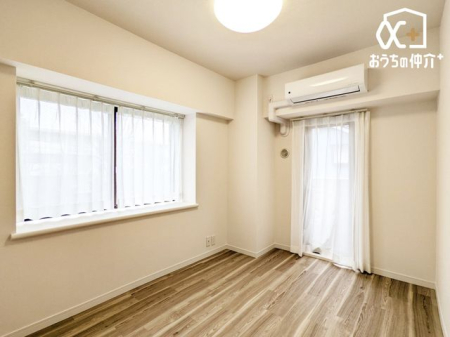 �Q�� �����������炩���������ގ�Q���B�����������ؖڂƔ��ǂ��S�n�悭�A���[�[���B�x�b�h��f�X�N���u����L���ŁA�Â��Ȏ��Ԃ���ވꎺ�B���͑u�₩�ȕ����ʂ�A��͂������x���ł��܂��B