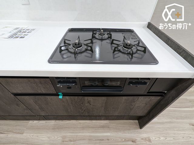 �L�b�`�� �����ɒ������ł��Ă��������͂��ǂ�3���R�����̃L�b�`���ł��B�������͖����̂��ƂȂ̂Ō����ǂ����������ł���̂͊������ł��ˁB