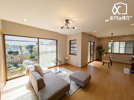 ���r���O -