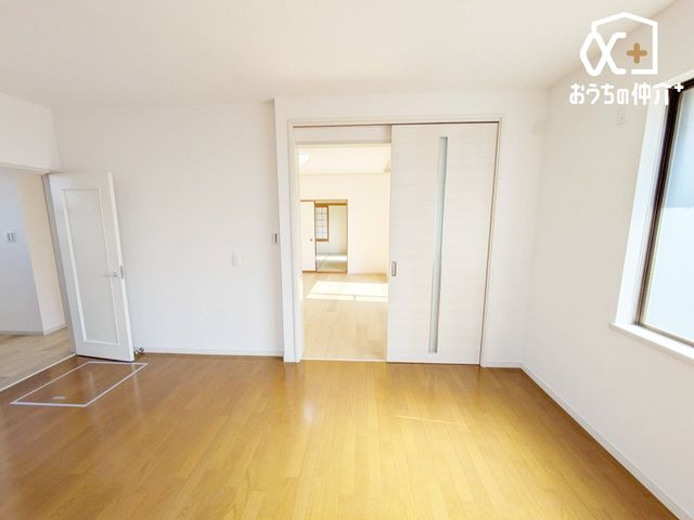 ���r���O -