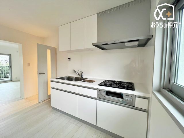 �L�b�`�� �����g���L�b�`�������炱���A�H���̏������y�������ԂɁI�w�Z�������ł��X���[�Y�ɖ��ʂȂ���Ƃł��x�w���������ȒP�ɂł���x�ȂǁA���ꂵ���H�v����������I�������y��������L�b�`���X�y�[�X�ł�