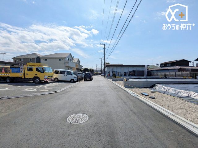 ���n�y�n�ʐ^ ������悤�Ȑ��w�i�ɁA���X�ƘȂޓ@��́A���z�̉��b�𑶕��Ɏ󂯂�B�L�т₩�ŊJ���I�Ȓ��]�ƁA�����Ղ�ƍ~�蒍���z���ɁA�����ɏZ�܂��ґ�������Ǝ������Ē����܂�