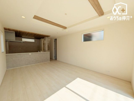 ���r���O -