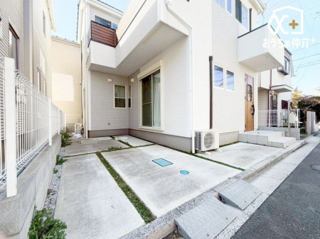  �~�n���ɐ݂���ꂽ���ԏ�ŁA���X�̎Ԃ̏o������X���[�Y�B��炵�ɂ�Ƃ�������炷���S�̃J�[�X�y�[�X�ł��B