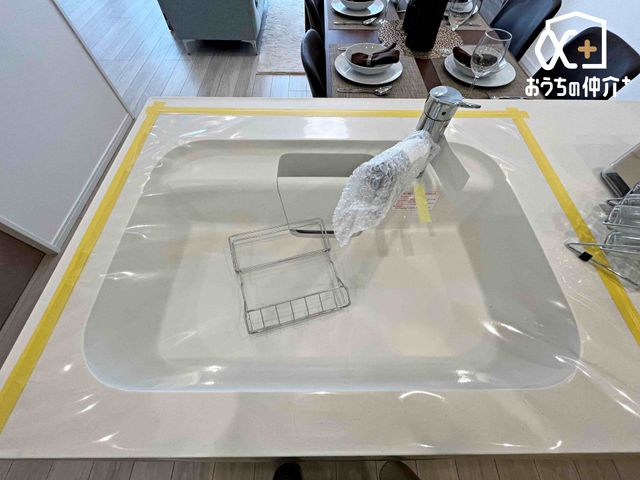 �L�b�`�� �L�X�Ƃ����V���N�̗l�q�ł��B�􂢕�������V���N�́A�����̐􂢕����y�������Ă���܂��B