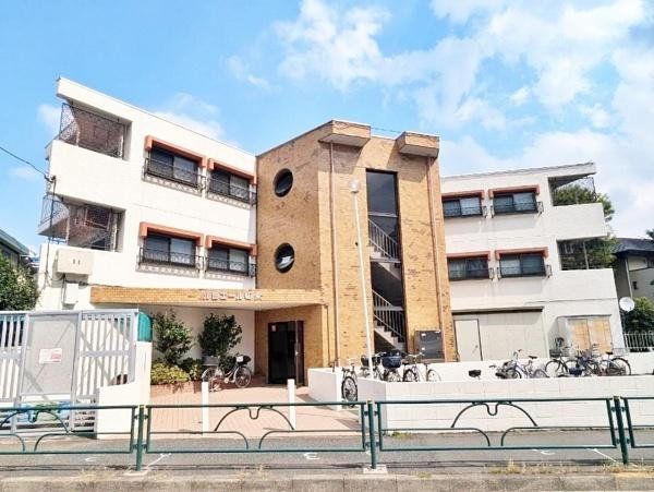 ���n�O�ώʐ^ ���}�s��ԉw�u�c���v�w�k���W���I�`�ʋΒʊw�ɕ֗��ȗ��n�����X�̕�炵�����K�ɃT�|�[�g���鏤�Ǝ{�݂��[��