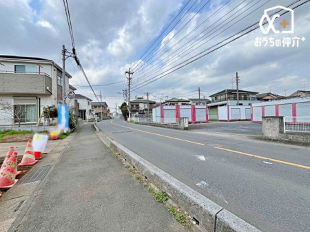 ���n�y�n�ʐ^ �ՐÂȏZ��n�Ŏq��ĉƑ��Ƀs�b�^���B�����̂��U�������K�ȗ΂Ɍb�܂ꂽ�G���A�ŁA���R�ɕ�܂ꂽ���₩�ȕ�炵���������邽�߂́A��Ƃ肠��Z���������Ă��܂��B