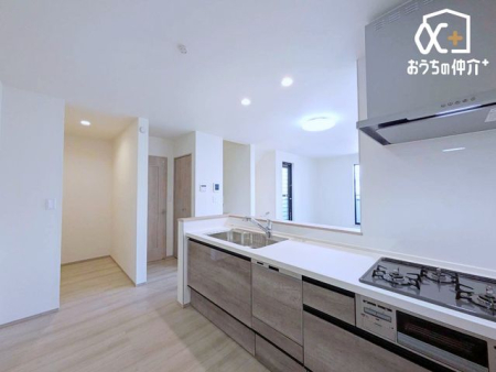 �L�b�`�� ���������Ŏς�E�Ă��E�����Ȃǂ��\�B�Η͂͋��΂����΂܂ŏꏊ���ƂɎ��R�ɐݒ�ł��܂�����A��C�ɒZ���ԂŒ������鎖���ł��܂��B�܂��Ԋu���L���ۂ���Ă���̂ŁA�傫�Ȓ�������u�����Ƃ��ł��܂��B