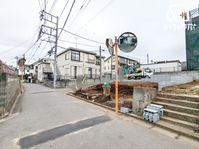 ���n�O�ώʐ^ �����O�ʓ��H�͖�S�������ɖʂ��Ă��܂��B