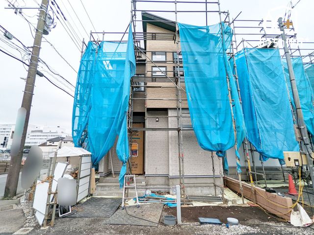 ���n�O�ώʐ^ �������V�h���}�s��ԉw�u�ԏ�����v�w�k���Q�P�����o�X���p�ɂ�JR�������ւ����K�A�N�Z�X�����z���p�l�����ځ��R���r�j�k���X�����J�[�X�y�[�X�Q��