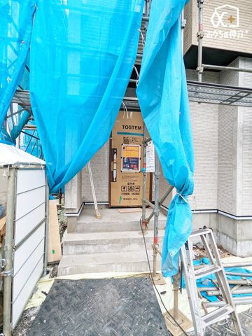 ���� �O���猩�����ւ܂��̗l�q�ł��B���񌻒n�ɑ����^��ł��������������������B