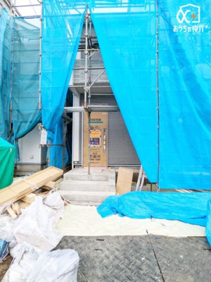 ���� �O���猩�����ւ܂��̗l�q�ł��B���񌻒n�ɑ����^��ł��������������������B