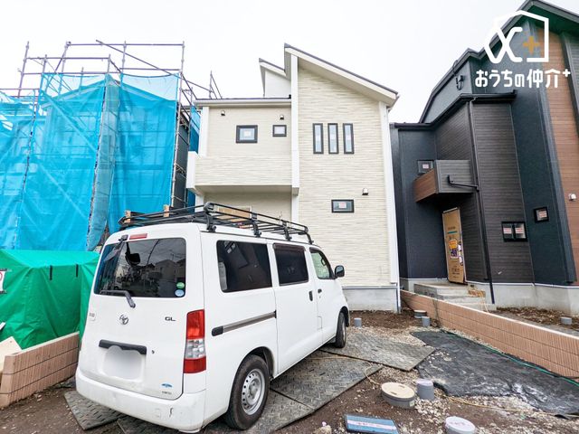 ���n�O�ώʐ^ �������V�h���}�s��ԉw�u�ԏ�����v�w�k���Q�P�����o�X���p�ɂ�JR�������ւ����K�A�N�Z�X�����z���p�l�����ځ��R���r�j�k���X�����J�[�X�y�[�X�Q��