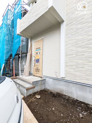 ���� �O���猩�����ւ܂��̗l�q�ł��B���񌻒n�ɑ����^��ł��������������������B