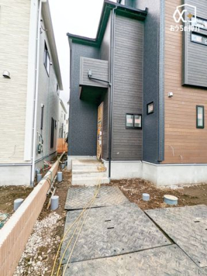 ���� �O���猩�����ւ܂��̗l�q�ł��B���񌻒n�ɑ����^��ł��������������������B