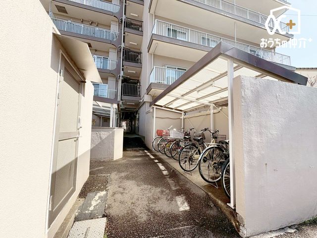 ���̑� ���֏ꉮ���t���Ȃ̂ŁA�J����z�˂��������Ă���܂��I