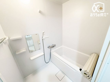 ���� ���������̂����ԂŃ����b�N�X�o�X�^�C���B�o�X�^�u�ɂ����Ċ����Ȃ���S�Ƒ̂����t���b�V���B����̔�������Ă���鐴�����̂���o�X���[���B