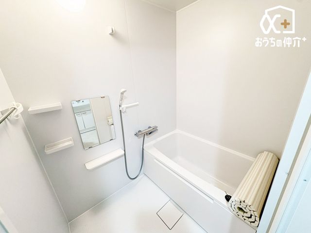 ���� ���������̂����ԂŃ����b�N�X�o�X�^�C���B�o�X�^�u�ɂ����Ċ����Ȃ���S�Ƒ̂����t���b�V���B����̔�������Ă���鐴�����̂���o�X���[���B