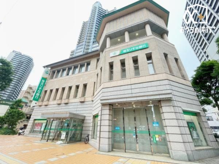 ���ӊ� ��ʂ肻�ȋ�s�@����x�X �k��14���B����X�J�C���C�Y�^���[1�K�B �����F9:00�`17:00�@ATM�F����8:00�`21:00 �y���j9:00�`17:00 1090m