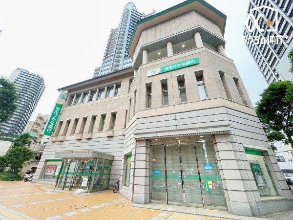 ���ӊ� ��ʂ肻�ȋ�s�@����x�X �k��14���B����X�J�C���C�Y�^���[1�K�B �����F9:00�`17:00�@ATM�F����8:00�`21:00 �y���j9:00�`17:00 1090m