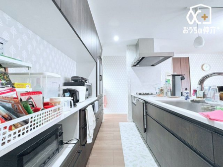 �L�b�`�� �Ǝ��̎�Ԃ��y���I�É��݌v�Ŗ�����S�B�Ƒ��̎��Ԃ��؂ɂ���r���g�C���H��@�B