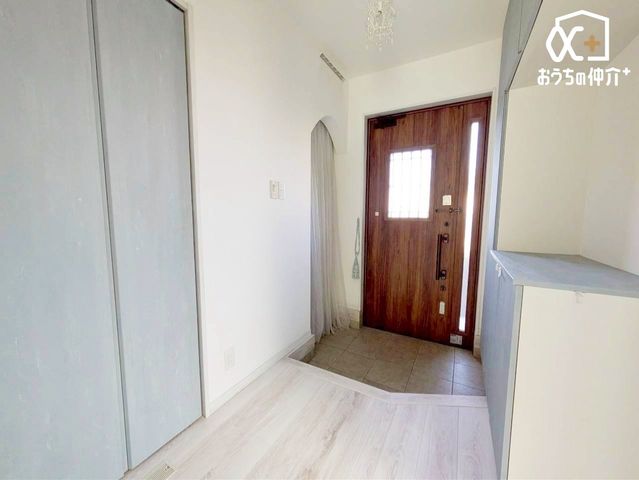 ���� ���ւɓy�Ԏ��[������A�A�E�g�h�A�̃A�C�e����x�r�[�J�[�Ȃǂ��Еt���܂��B