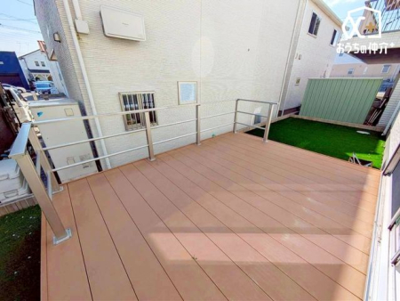 ���̑� �L�X�Ƃ�����ɃE�b�h�f�b�L�t���ł��B