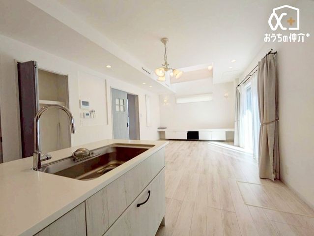 ���r���O �`Living�`����Ȃɂ��z�������郊�r���O�͋C�������ǂ��ł��ˁB�����������J���[�Ŏd�グ�������b�N�X��Ԃł��I