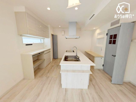 �L�b�`�� �`Kitchen�`��Ԃ̗ǂ��L�b�`���@���J�ɂ��g���Ő��������[�������ꂢ�ȏ�Ԃł��B���t�H�[�����Ȃ��Ă����\���Ɏg�p�ł��܂��B