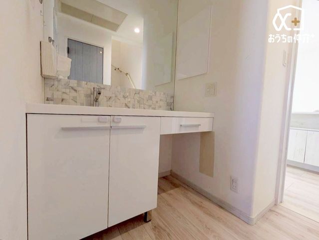 ���ʑ�E���ʏ� �`Wash room�`�傫�Ȑ��ʁ@�Ƒ��݂�Ȃ������g�����ʎ��B�Z�������ɂ͎g���₷�����ʂŁA�X�e�L�Ȉ���̃X�^�[�g������܂��傤�B