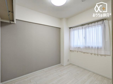 �q������ ���������锒�ǂƖؖڏ��̎q�ǂ������B���[�t�ŕЕt���ȒP�B�x�b�h�Ɗ���u���Ă�������������A�w�K���ɏW���ł��閾�邢��Ԃł��B�����͏��ւ⃊���[�g�w�K�X�y�[�X�Ƃ��Ă�����B���C���₷�����ŔN�����K�B