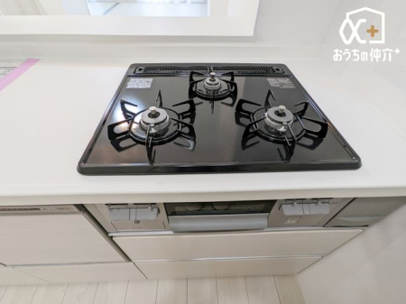 �L�b�`�� �����ɒ������ł��Ă��������͂��ǂ�3���R�����̃L�b�`���ł��B�������͖����̂��ƂȂ̂Ō����ǂ����������ł���̂͊������ł��ˁB