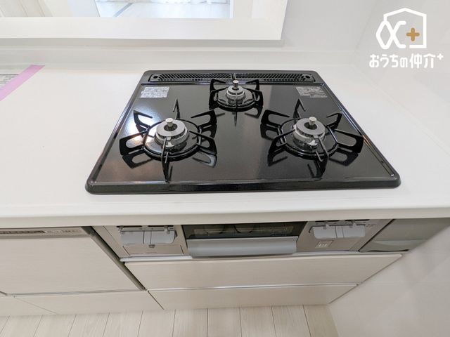 �L�b�`�� �����ɒ������ł��Ă��������͂��ǂ�3���R�����̃L�b�`���ł��B�������͖����̂��ƂȂ̂Ō����ǂ����������ł���̂͊������ł��ˁB