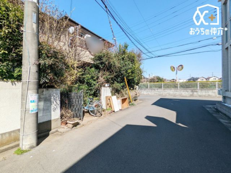 ���n�y�n�ʐ^ ������悤�Ȑ��w�i�ɁA���z�̉��b�𑶕��Ɏ󂯂�B�L�т₩�ŊJ���I�Ȓ��]�ƁA�����Ղ�ƍ~�蒍���z���ɁA�����ɏZ�܂��ґ�������Ǝ������Ē����܂��B