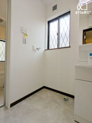 ���ʑ�E���ʏ� ����������ʕ����ǍD�ȃ����h���[�X�y�[�X�ł��B