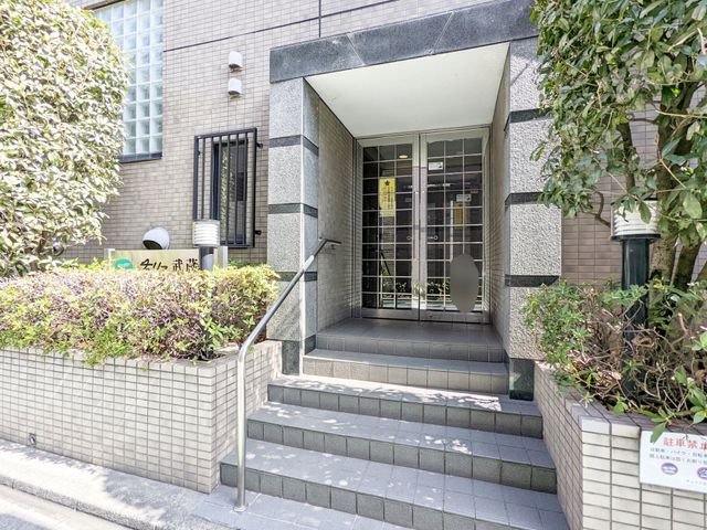 �G���g�����X �Ǘ����s���͂����������̂���G���g�����X�̗l�q�ł��B