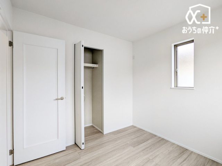 ���̑� 2�K�@4.5���̗m���ɂ̓N���[�[�b�g�������B���������X�b�L���Еt���܂��B